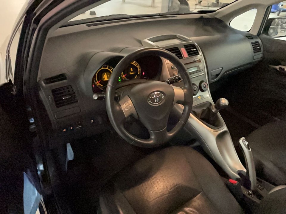 Toyota Auris 1,6 Luna 5d