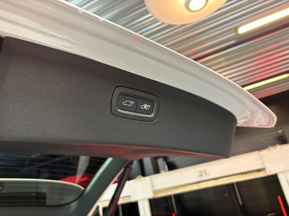 Volvo XC90 2,0 T8 ReCharge Ultimate Dark aut. AWD 7prs 5d