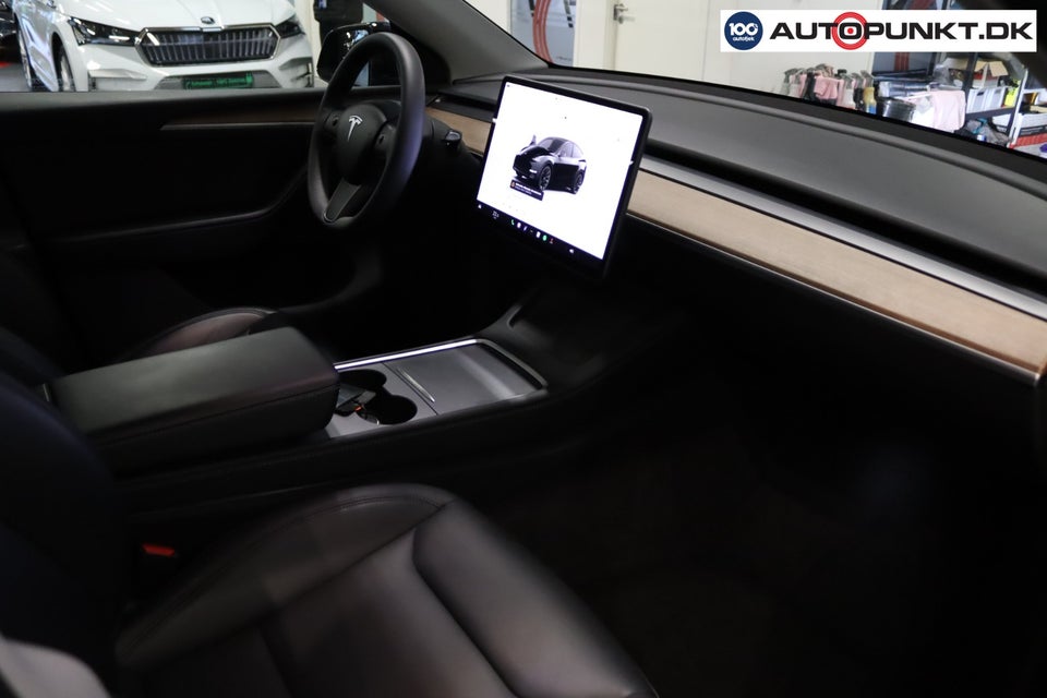 Tesla Model Y Long Range AWD 5d