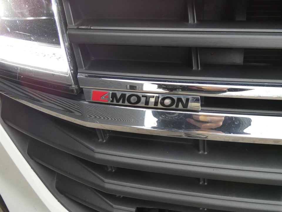 VW Transporter 2,0 TDi 150 Kassevogn DSG 4Motion kort