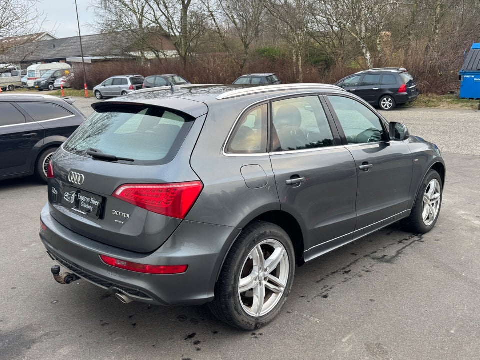 Audi Q5 3,0 TDi 240 S-line quattro S-tr. 5d