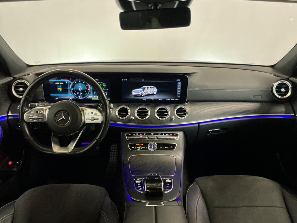 Mercedes E300 de 2,0 AMG Line stc. aut. 5d