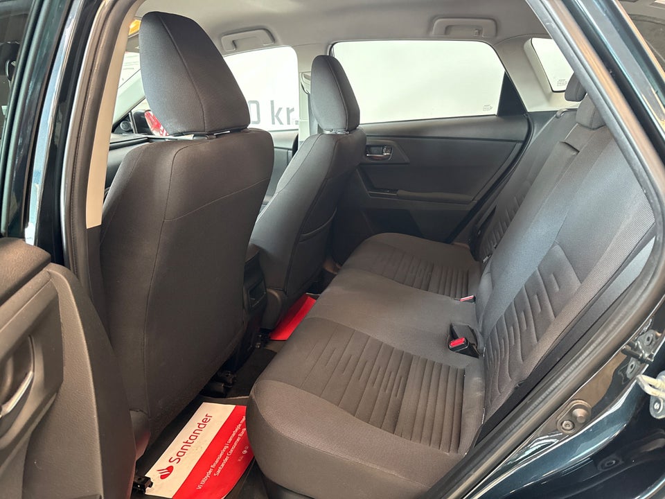 Toyota Auris 1,8 Hybrid H2 Comfort CVT 5d