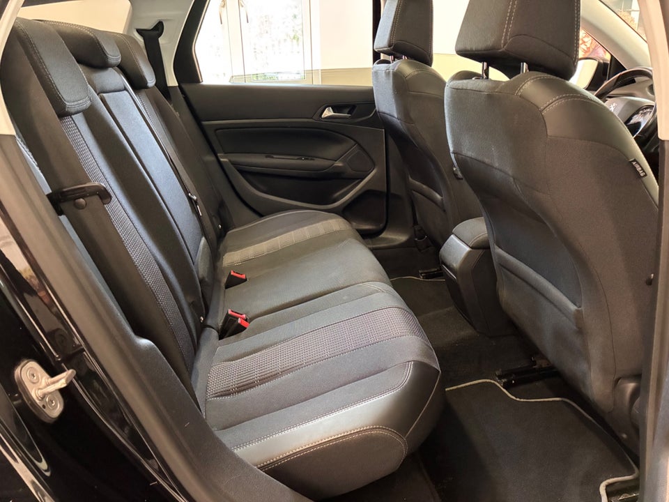 Peugeot 308 1,5 BlueHDi 130 Selection Sky SW EAT8 5d