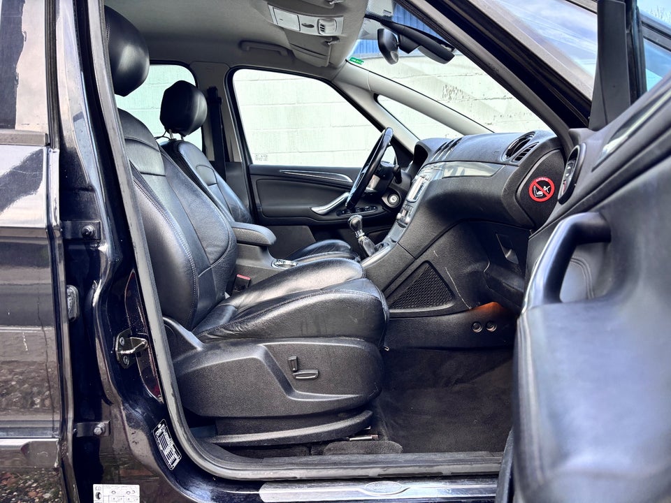 Ford S-MAX 2,5 20V Turbo Titanium 5d