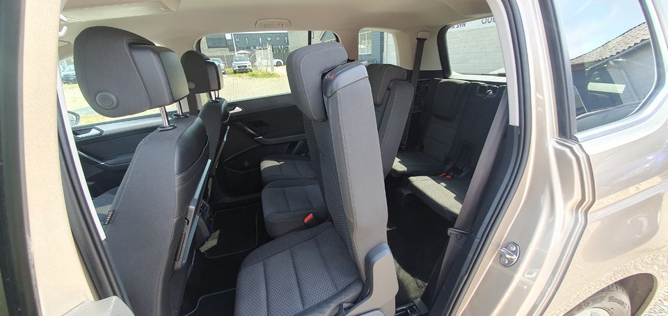 VW Touran 1,6 TDi 115 Comfortline DSG 7prs 5d