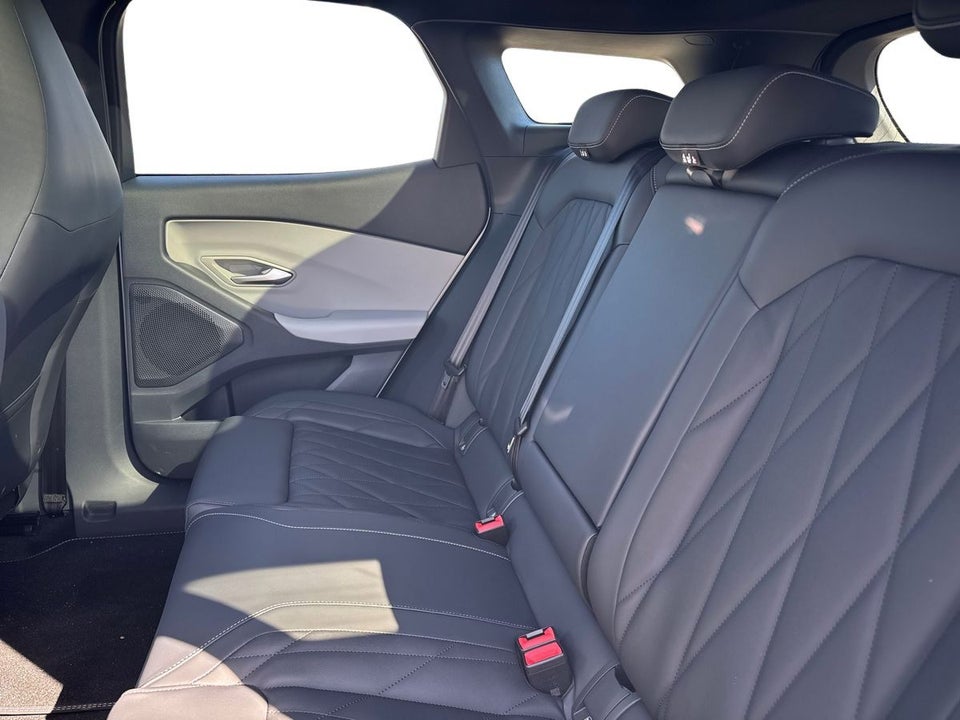 Ford Explorer 77 Premium Extended Range 5d