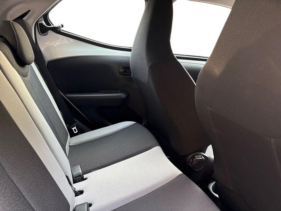 Toyota Aygo 1,0 VVT-i x-play x-shift 5d