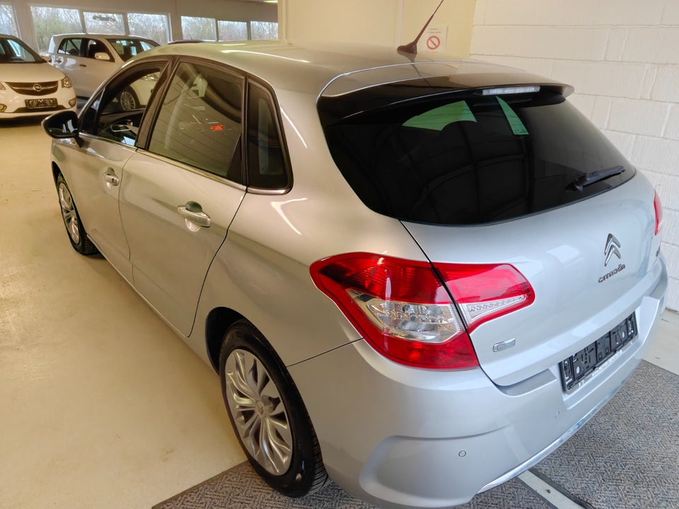 Citroën C4 1,6 e-HDi 115 Seduction 5d