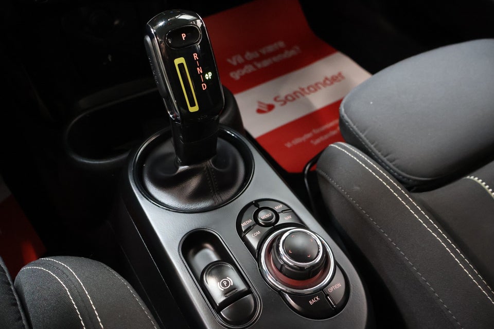 MINI Cooper SE Essential 3d