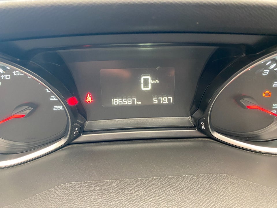 Peugeot 308 1,2 e-THP 110 Chili SW 5d
