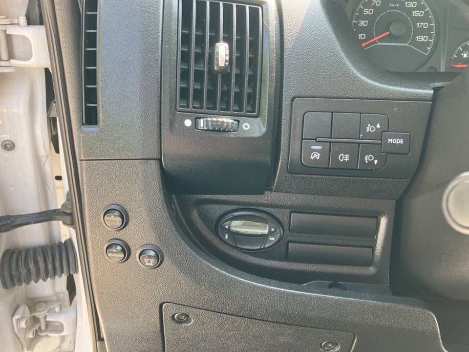 Peugeot Boxer 335 2,2 BlueHDi 140 L3 Plus Alukasse m/lift 2d