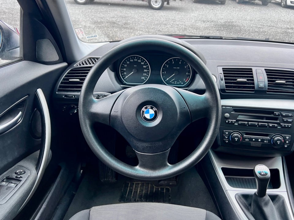 BMW 116i 1,6 Advantage 5d