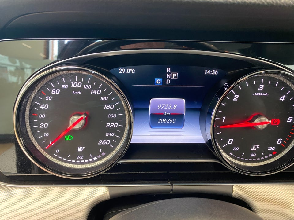 Mercedes E220 d 2,0 Avantgarde stc. aut. 5d