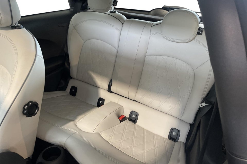 MINI Cooper SE Maximise 3d