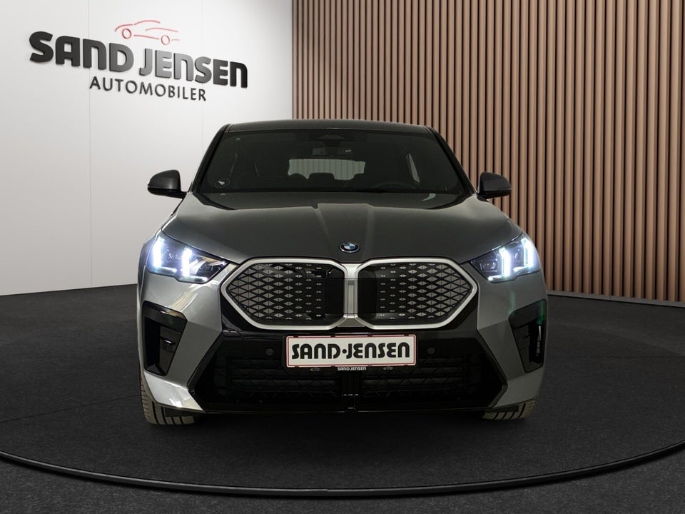 BMW iX2 xDrive30 M-Sport Premium 5d