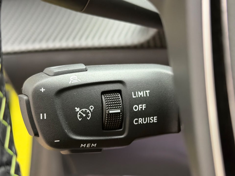 Peugeot e-208 54 GT 5d