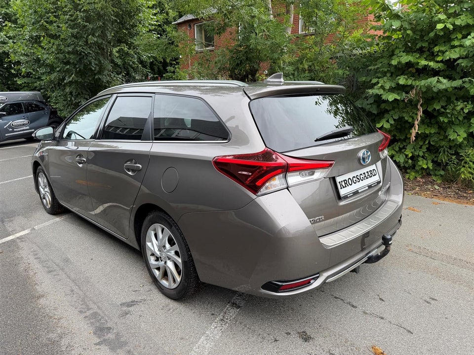Toyota Auris 1,8 Hybrid H2 Comfort Touring Sports CVT 5d