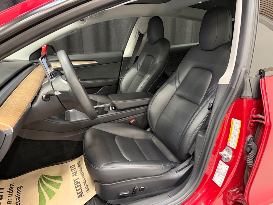 Tesla Model 3 Long Range AWD 4d