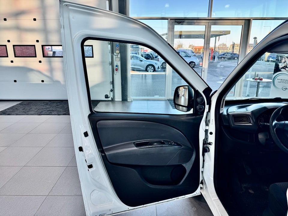 Fiat Doblò Cargo 1,3 MJT Basic L2 4d