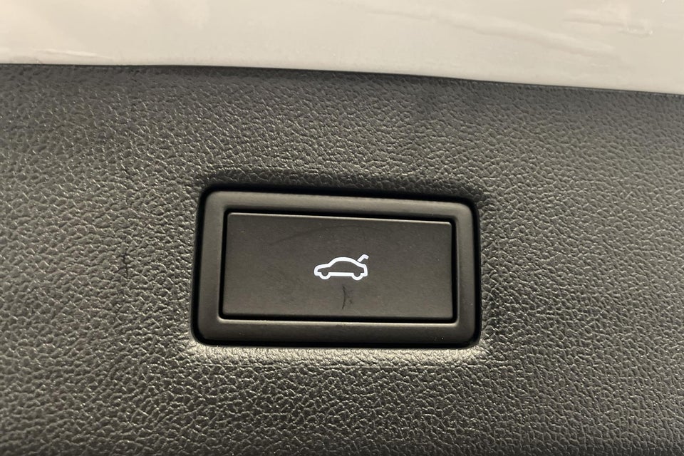 Ford Explorer 77 Premium Extended Range Van 5d