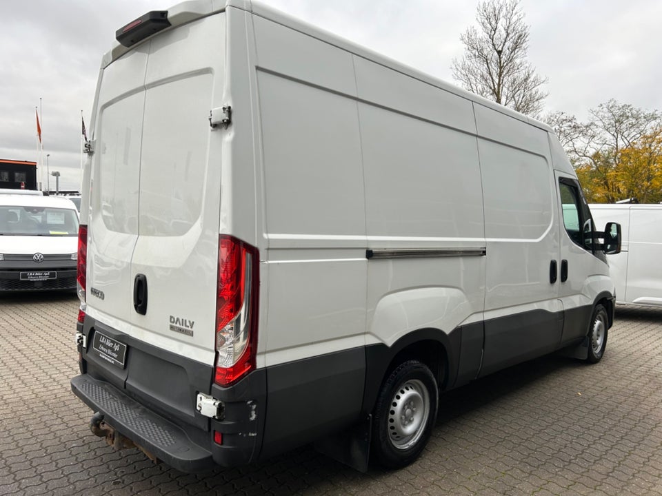 Iveco Daily 2,3 35S16 12m³ Van AG8