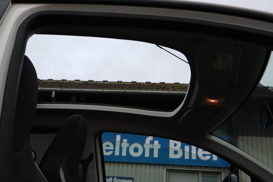 Toyota Aygo 1,0 VVT-i x-clusiv x-shift 5d