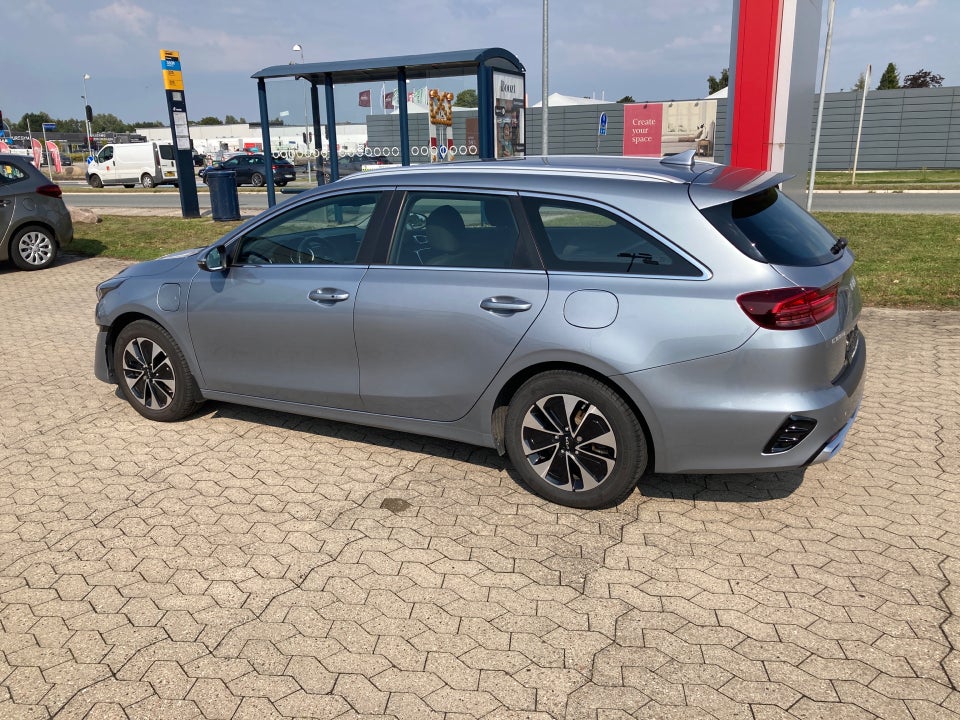 Kia Ceed 1,6 PHEV Prestige SW DCT 5d