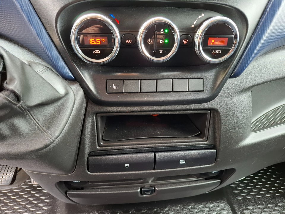 Iveco Daily 2,3 35S16 Alukasse m/lift AG8 2d