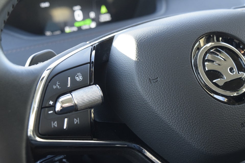 Skoda Enyaq 60 iV Suite 5d