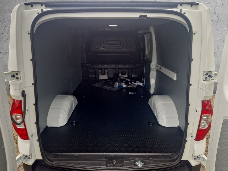 Maxus e-Deliver 3 50 Cargo Van LWB