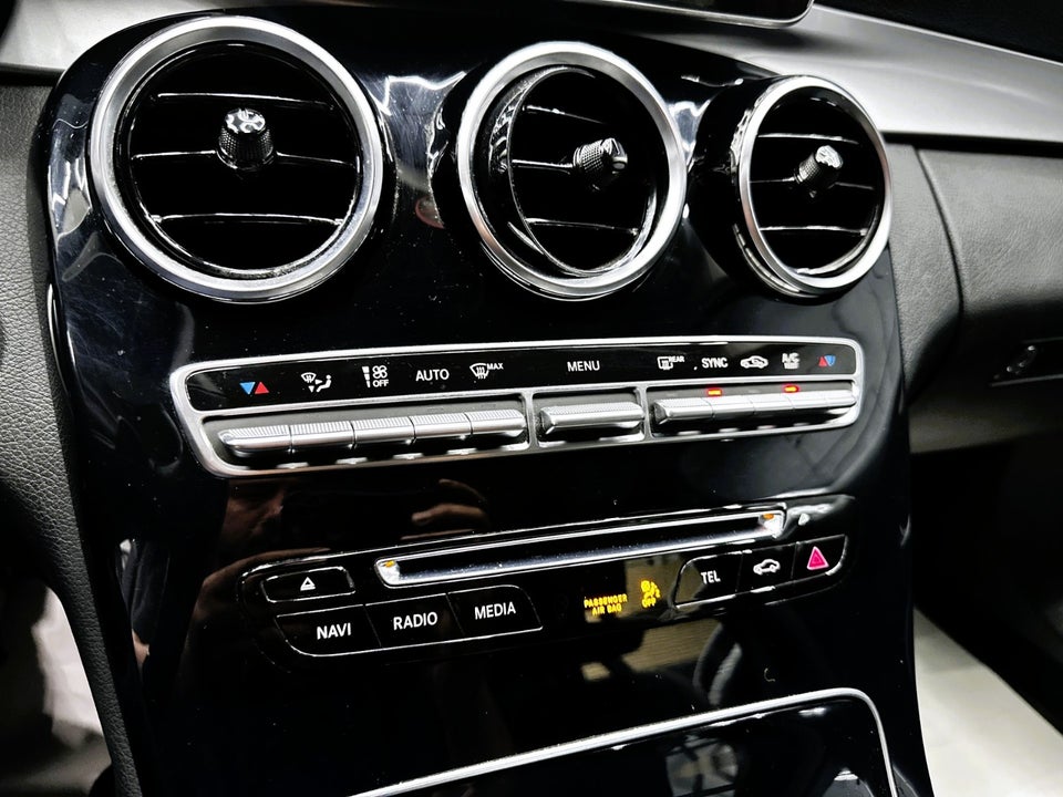 Mercedes C220 d 2,2 AMG Line stc. aut. 5d