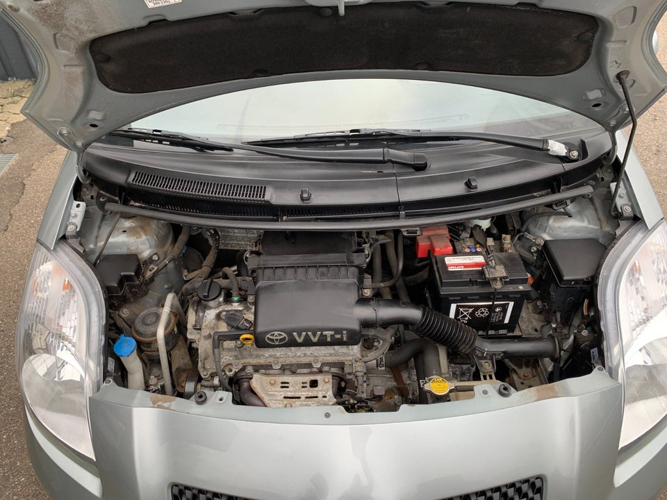 Toyota Yaris 1,3 Luna 5d