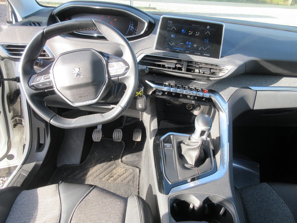 Peugeot 3008 1,5 BlueHDi 130 Allure Pack 5d