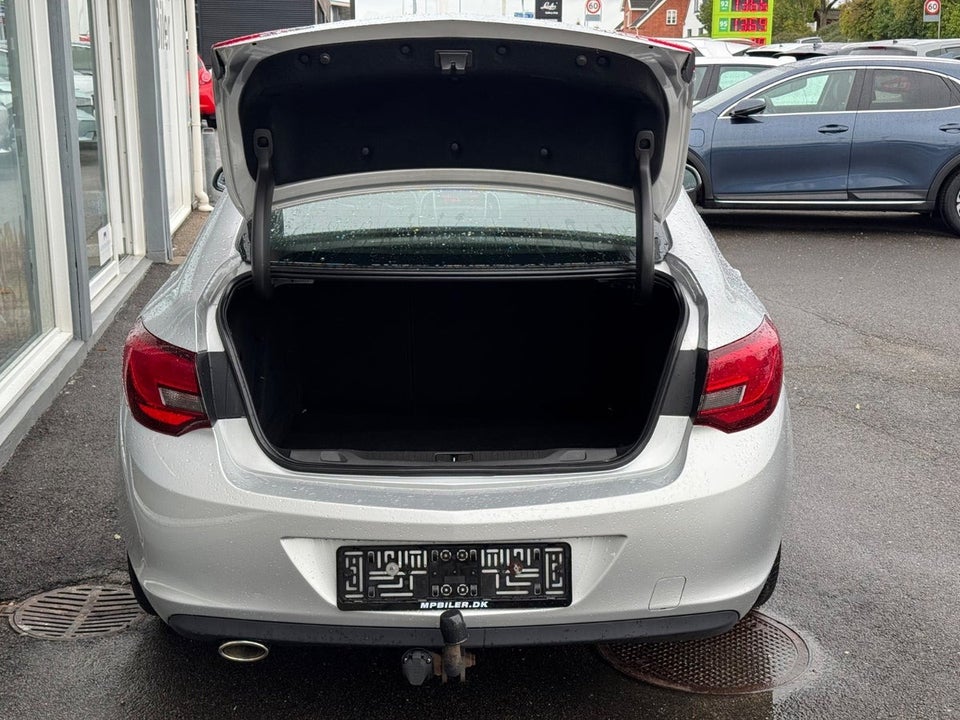 Opel Astra 1,4 T 140 Enjoy 4d