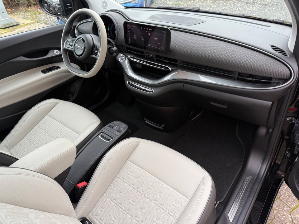 Fiat 500e 42 la Prima by Bocelli 3d