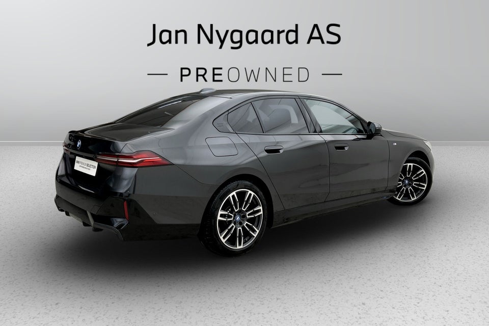 BMW i5 eDrive40 M-Sport 4d