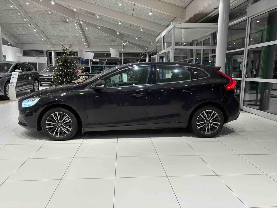 Volvo V40 1,5 T3 152 Momentum aut. 5d