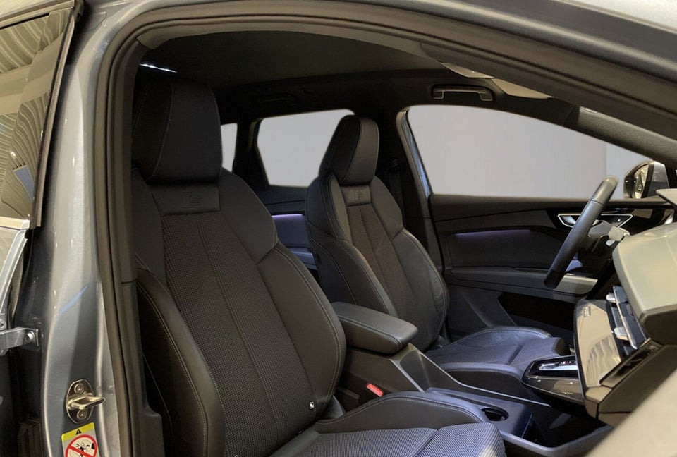 Audi Q4 e-tron 40 S-line 5d