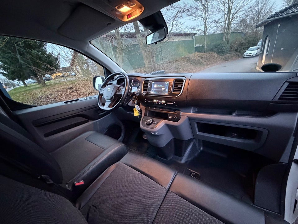 Peugeot Expert 2,0 BlueHDi 122 L2 Premium EAT8 Van