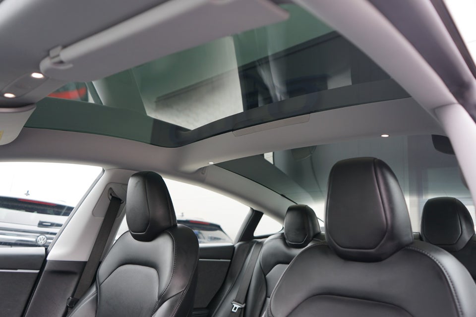 Tesla Model 3 Long Range AWD 4d