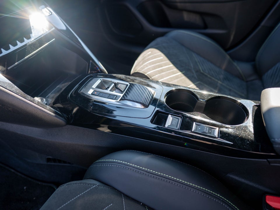 Peugeot e-208 54 GT 5d