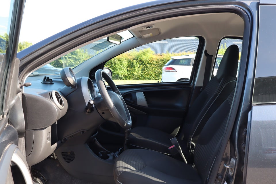Peugeot 107 1,0 Champion Connect 5d