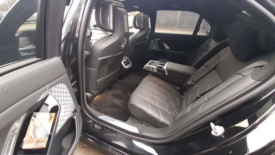 BMW i7 xDrive60 M-Sport 4d