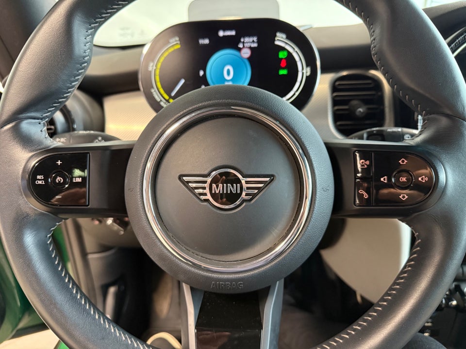 MINI Cooper SE Yours Trim 3d