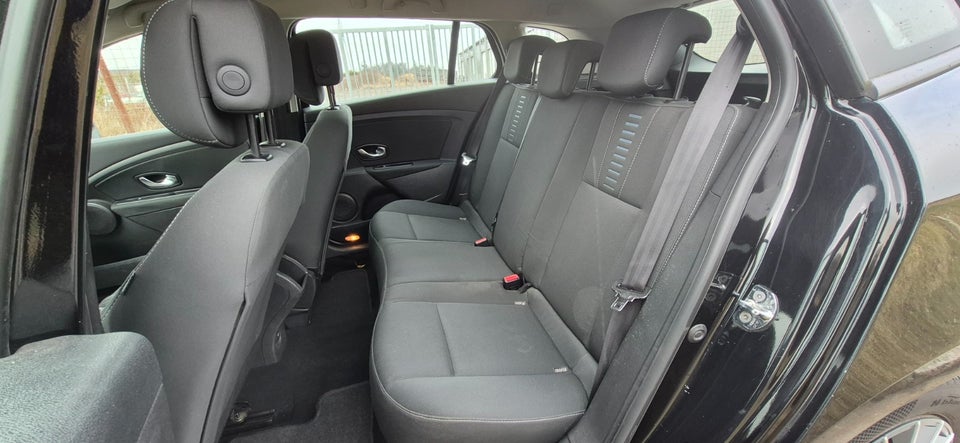 Renault Megane III 1,9 dCi 130 Expression Sport Tourer 5d