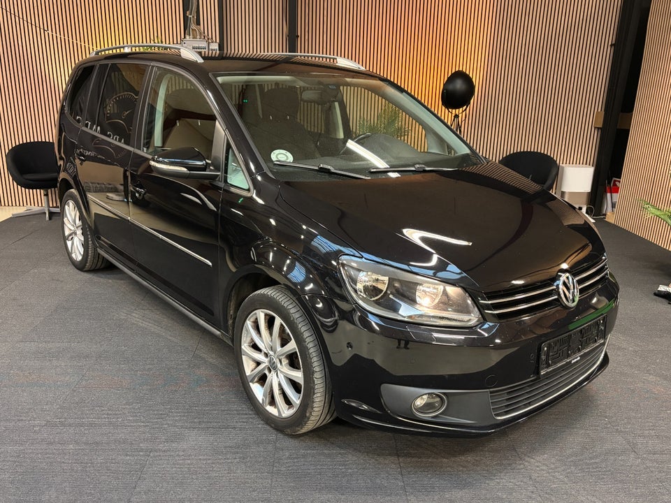 VW Touran 2,0 TDi 140 Highline DSG BMT 7prs 5d