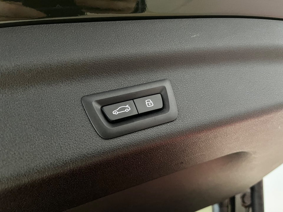 BMW iX1 eDrive20 X-Line 5d