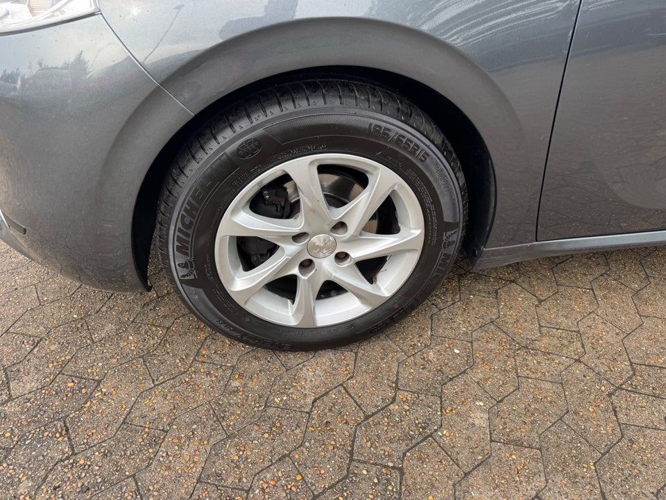 Peugeot 208 1,0 VTi Access Air 5d