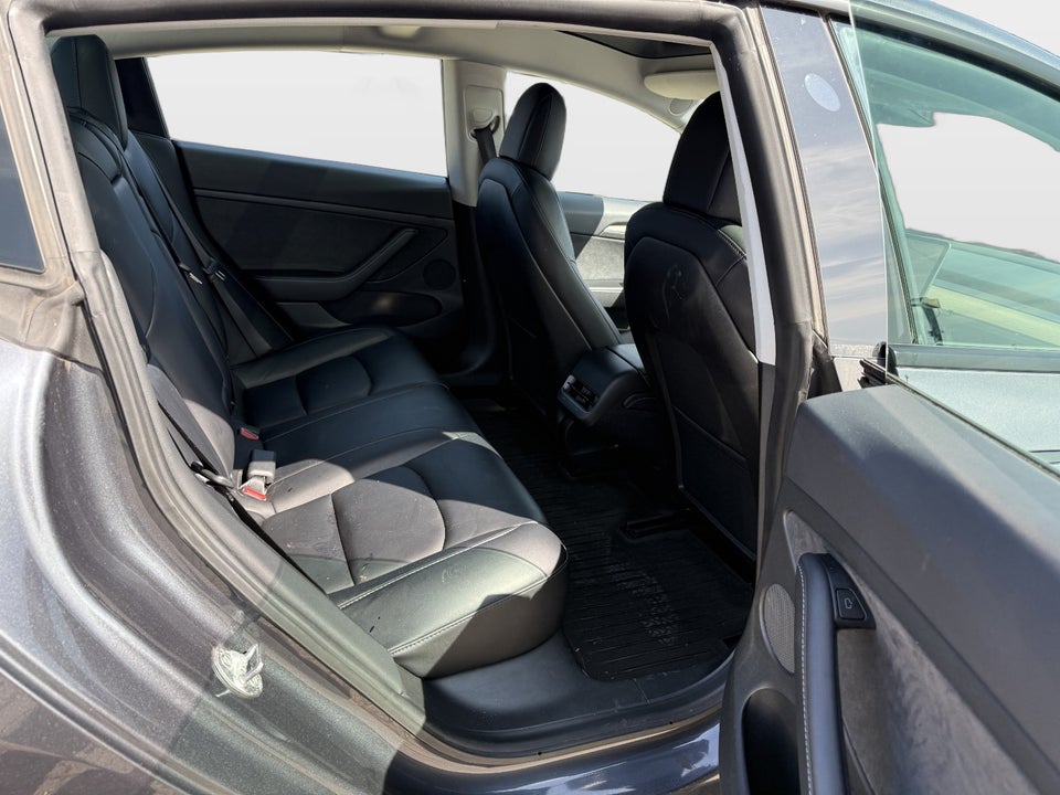 Tesla Model 3 Long Range AWD 4d